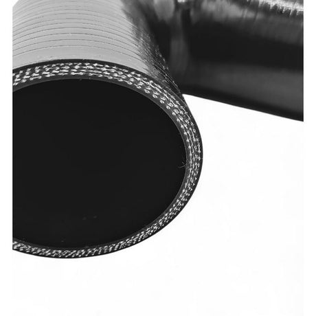 Silikoneslange 135 gr. bøjning med 25mm indvendig diameter. Benlængde 102 mm. Sort