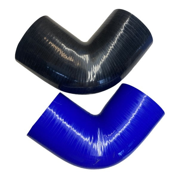 Silikoneslange 90 gr. bøjning med 102mm indvendig diameter. Benlængde 150 mm. Fås i blå eller sort