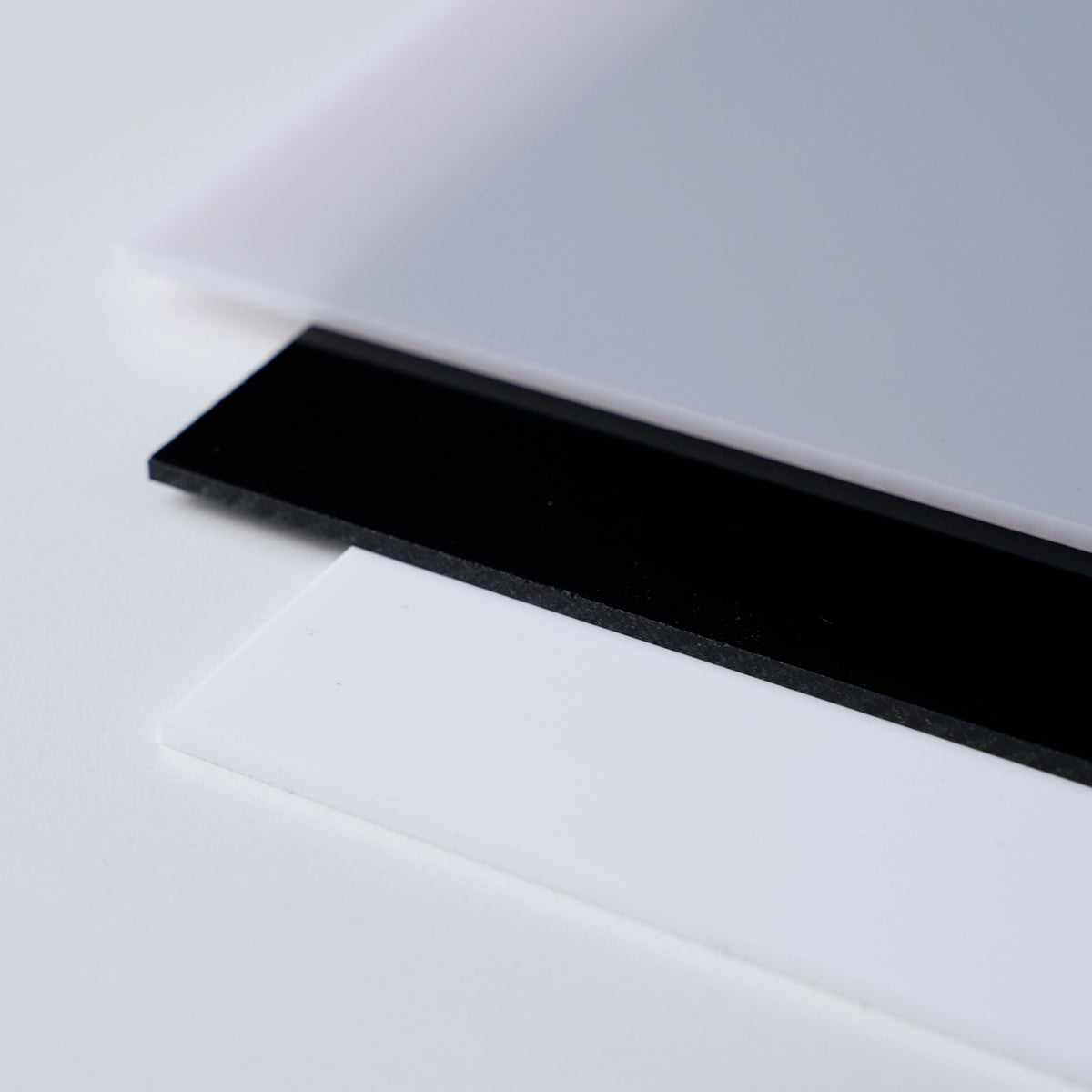 Plastplade 2m x 1m x 2mm. Sort PVC