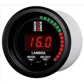 Stack Wideband Air-Fuel Ratio (Lambda) 52mm ur med 0-5 volt udgang. Sort baggrund.