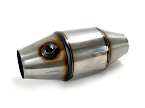 Redback 200 cellers Euro 3-4 tuningskatalysator. Diameter 125mm, længde 295mm, 63,5mm ind-udgang.