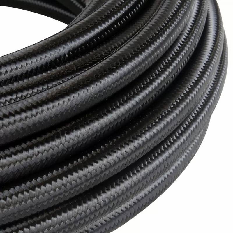 OBP stålarmeret sort teflon højtryksslange til olie/benzin til -6JIC fittings. Pris per meter