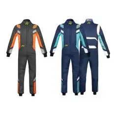 P1 køredragt model Young Gun. Junior model. Str. 125-155. 2 farve muligheder. FIA-8856-2018-godkendt - Køredragter